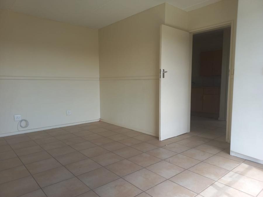 2 Bedroom Property for Sale in Kannoniers Park North West